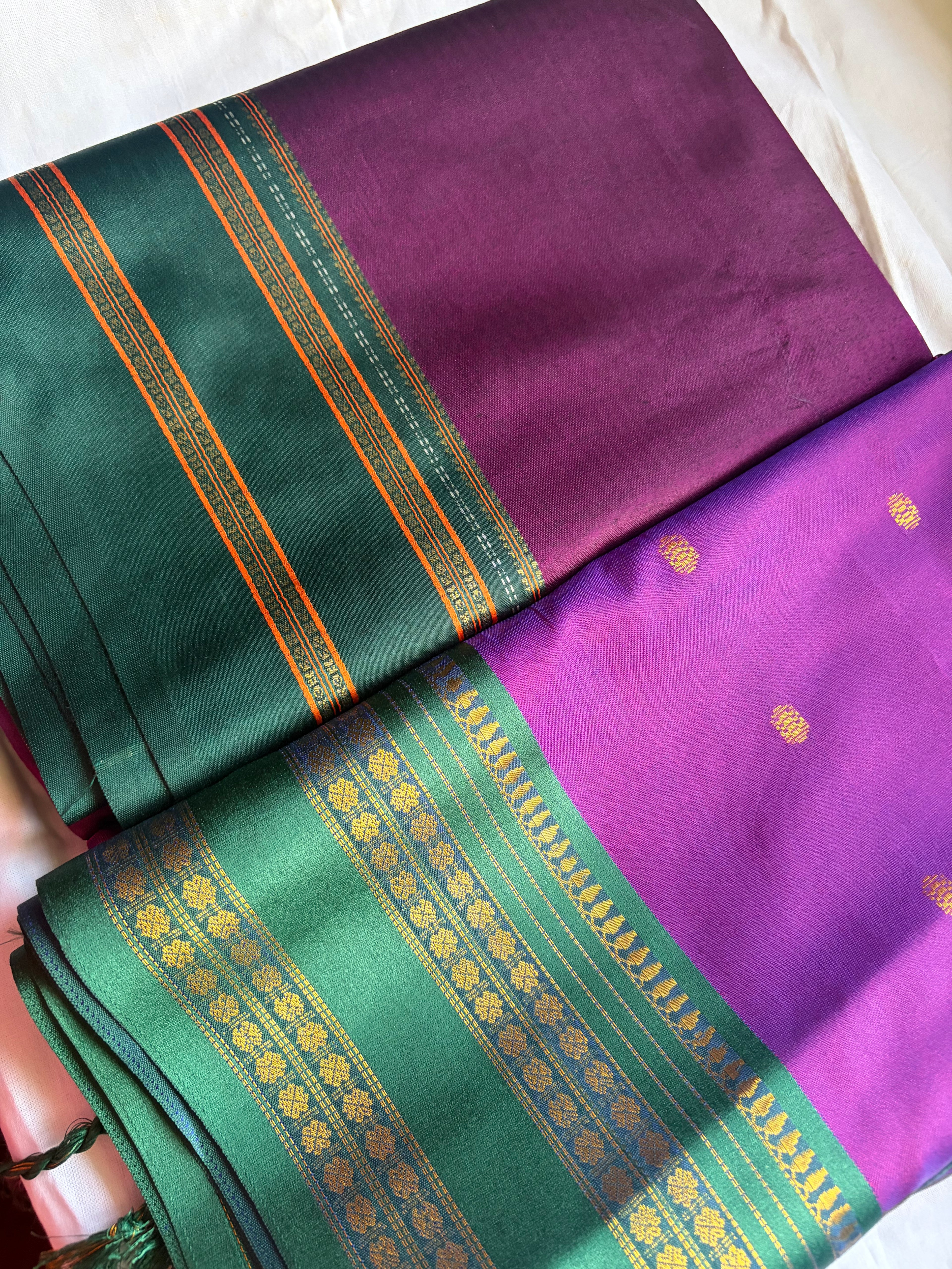 Vintage Semi soft silk ✨