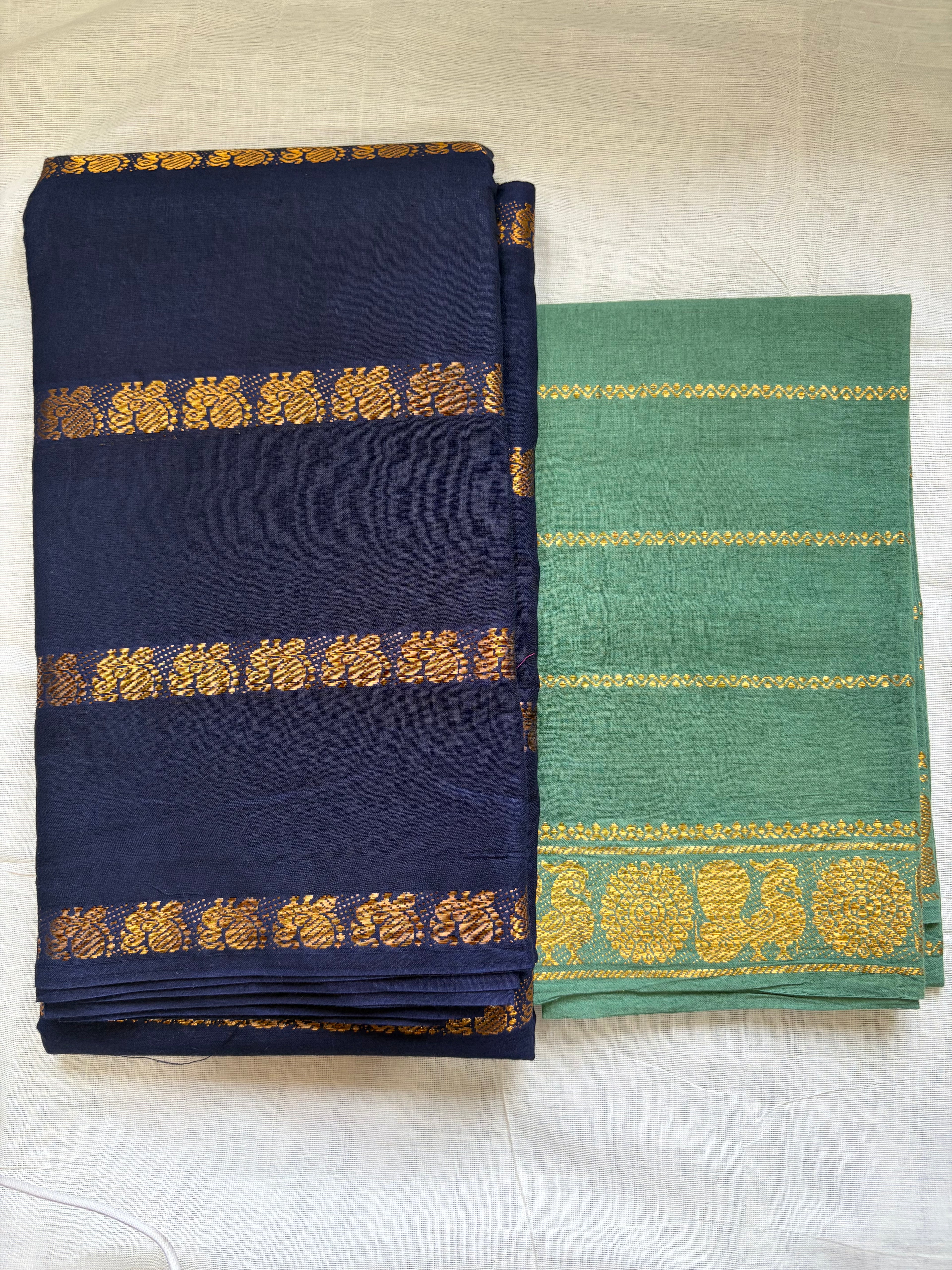 Premium Peacock Veldhaari Sungudi Saree with Contrast Blouse ✨