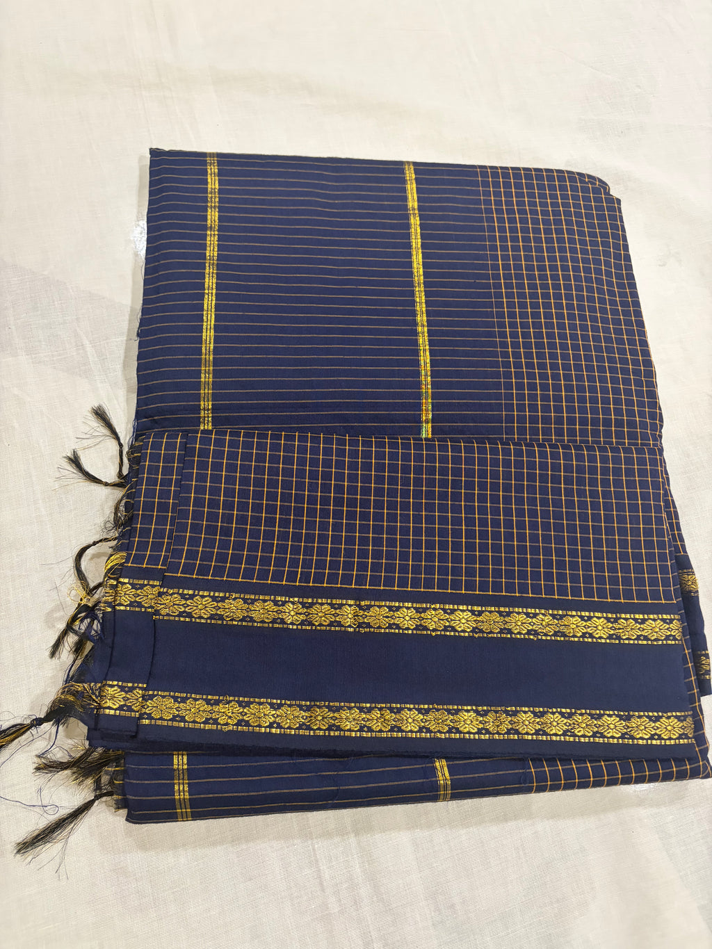 Arani checks Kalyani cotton -Navy  blue ✨