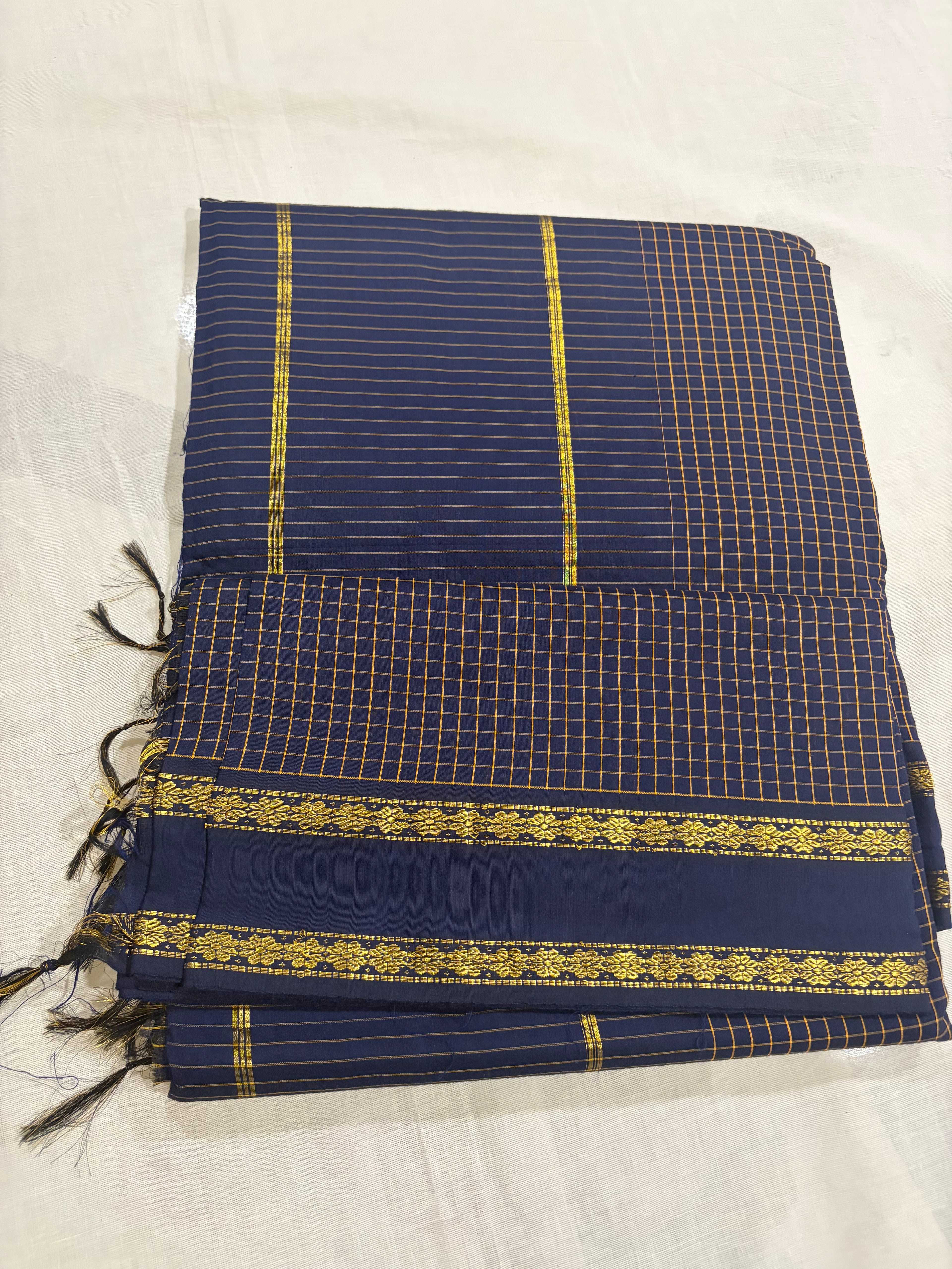 Arani checks Kalyani cotton -Navy  blue ✨